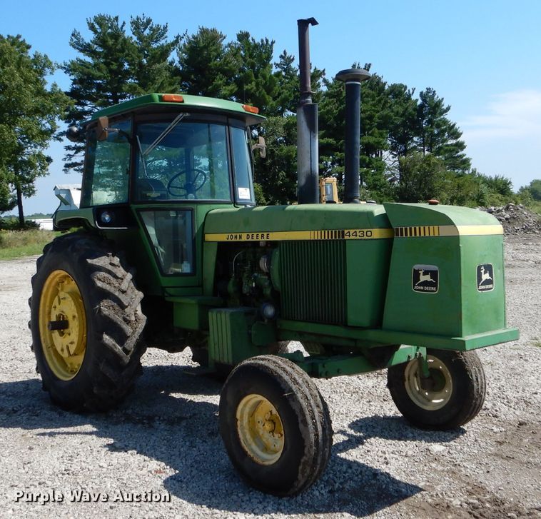 image for item DH6119 1977 John Deere 4430 tractor