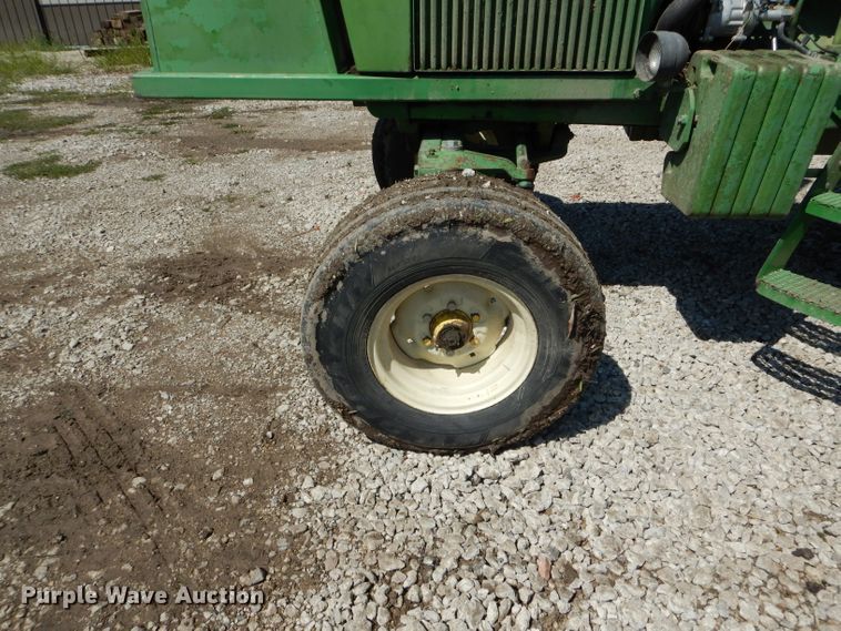 image for item DH6119 1977 John Deere 4430 tractor