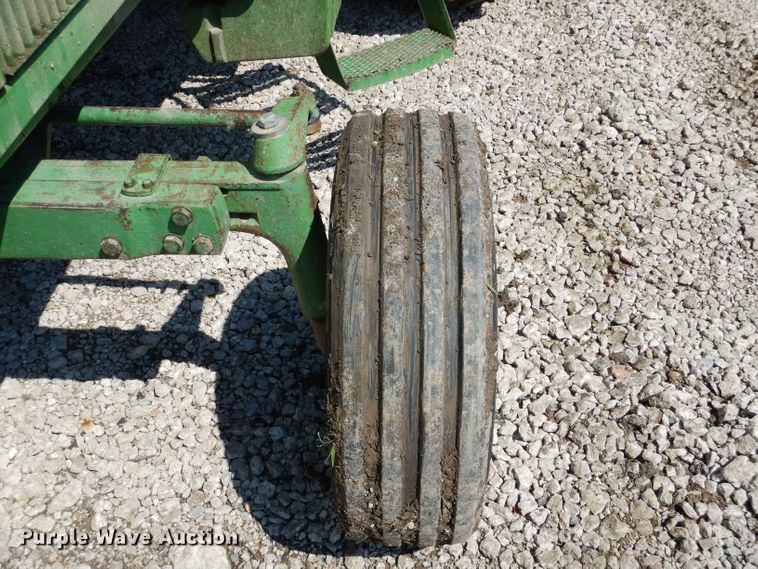 image for item DH6119 1977 John Deere 4430 tractor