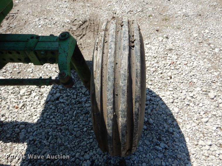 image for item DH6119 1977 John Deere 4430 tractor