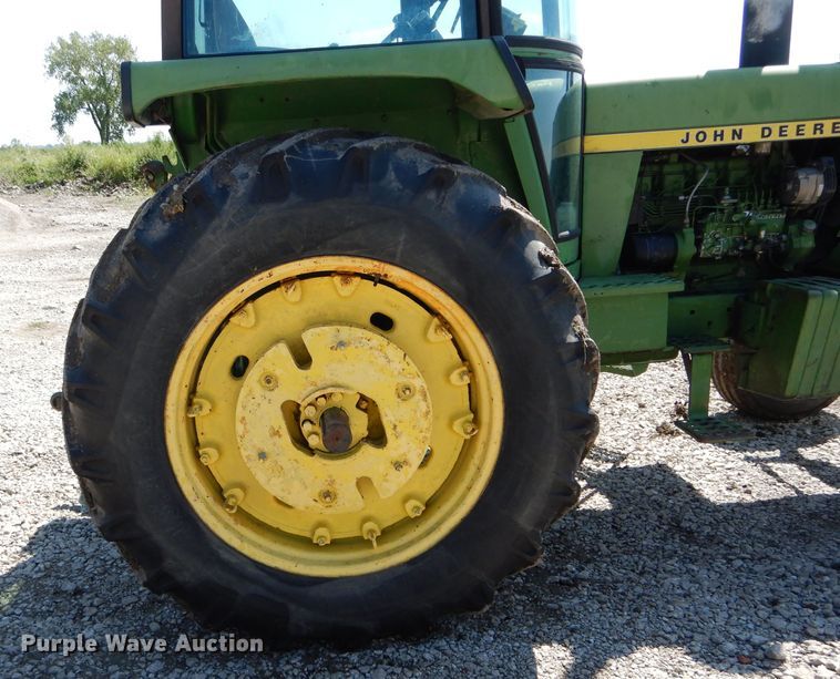 image for item DH6119 1977 John Deere 4430 tractor