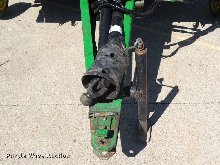 image for item EM9813 1997 John Deere 566 round baler