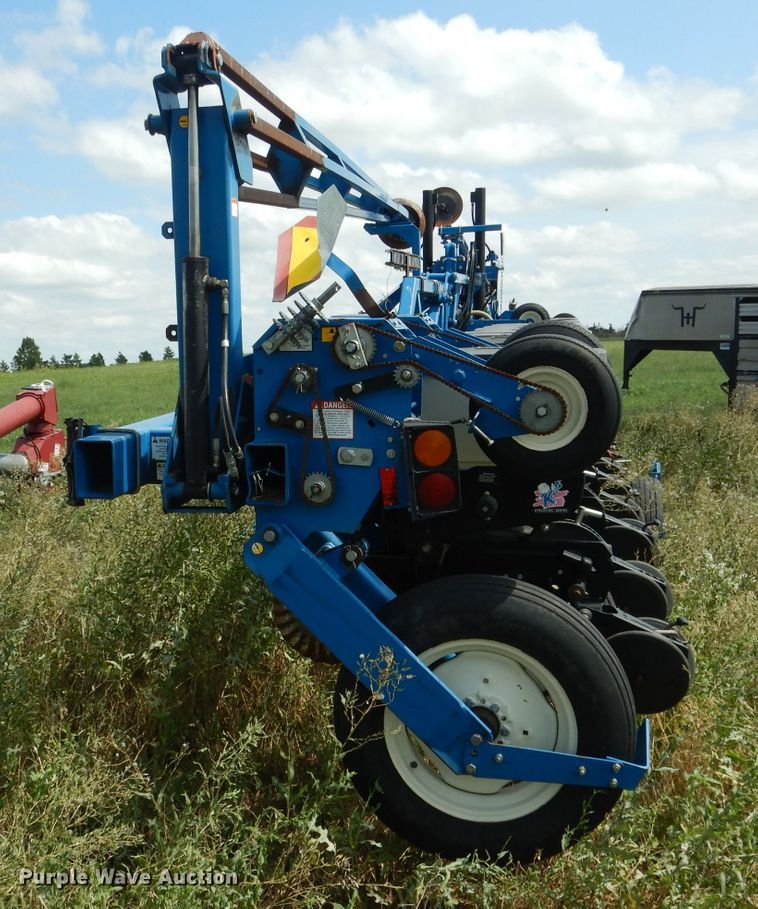 image for item FA9298 Kinze 3600 planter