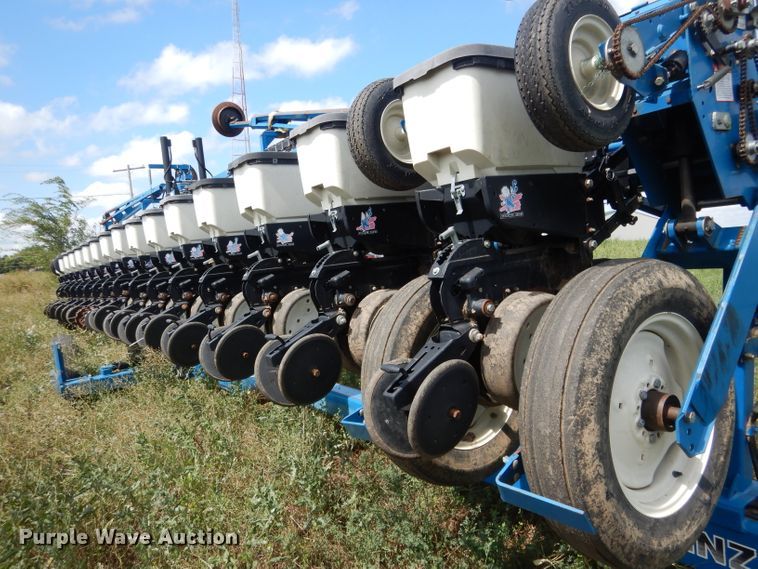 image for item FA9298 Kinze 3600 planter