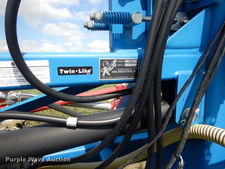 image for item FA9298 Kinze 3600 planter