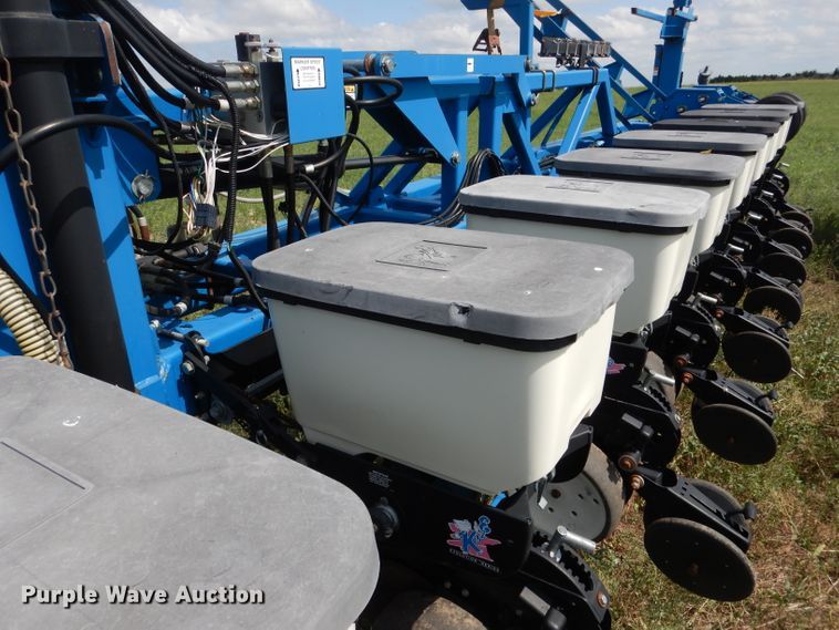 image for item FA9298 Kinze 3600 planter