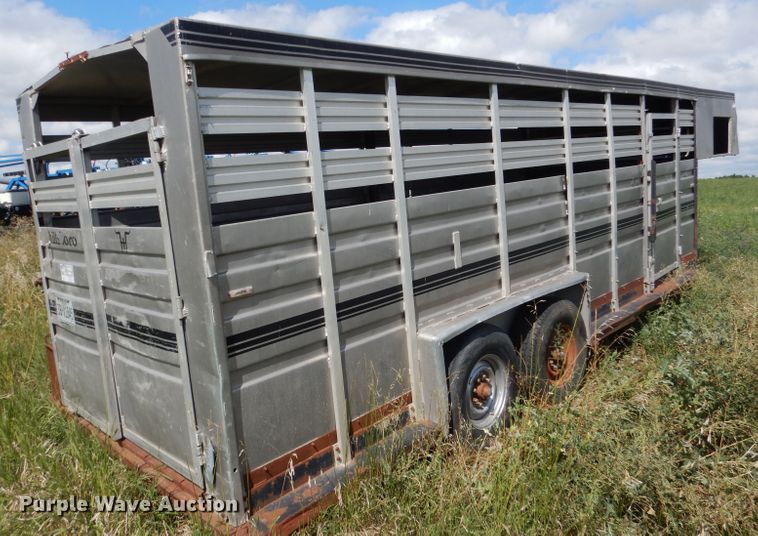 image for item FA9299 1983 Hillsboro livestock trailer