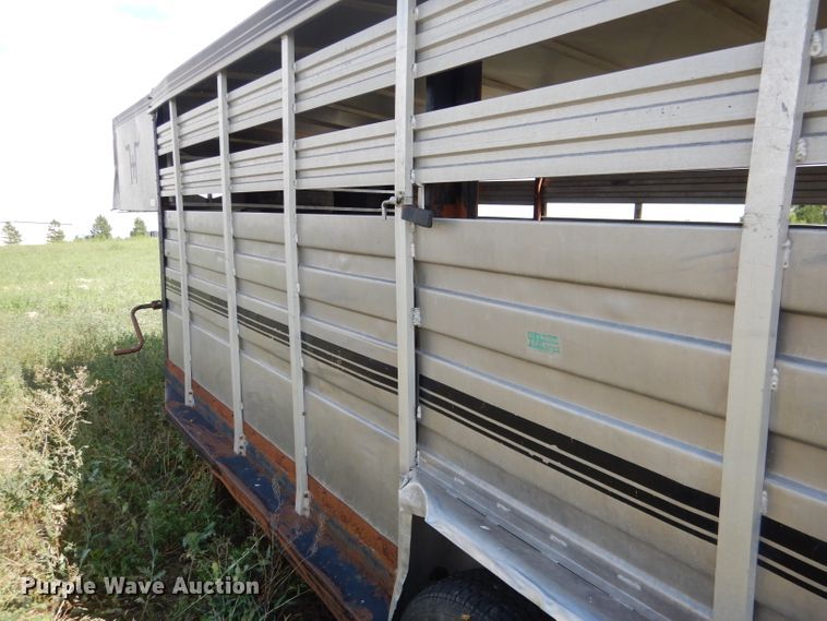 image for item FA9299 1983 Hillsboro livestock trailer