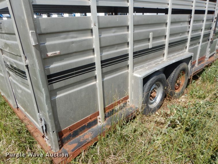 image for item FA9299 1983 Hillsboro livestock trailer