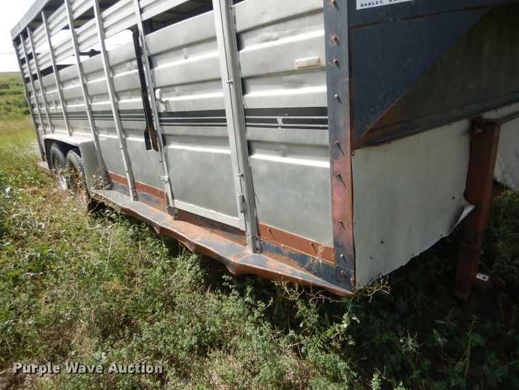 image for item FA9299 1983 Hillsboro livestock trailer
