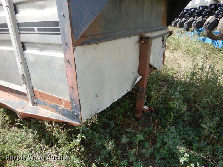 image for item FA9299 1983 Hillsboro livestock trailer