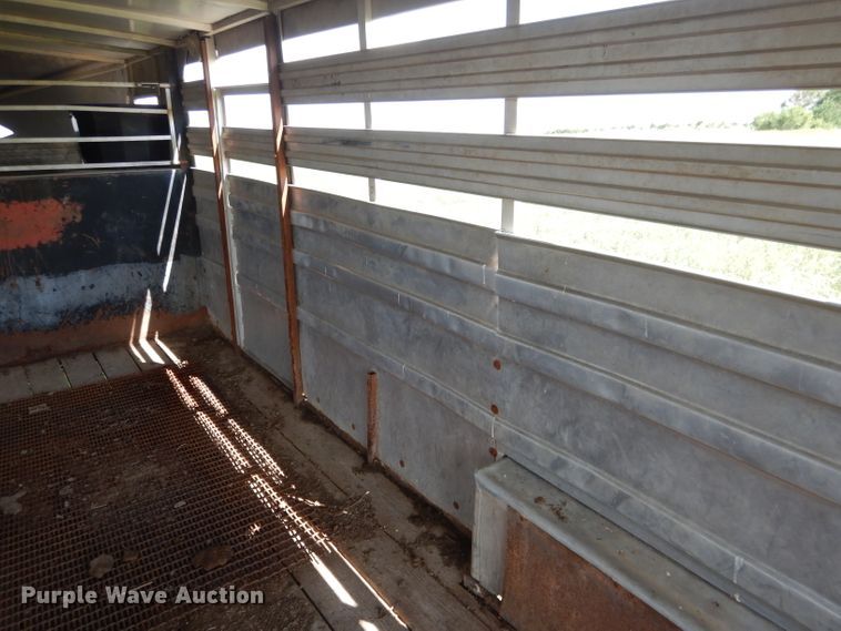 image for item FA9299 1983 Hillsboro livestock trailer