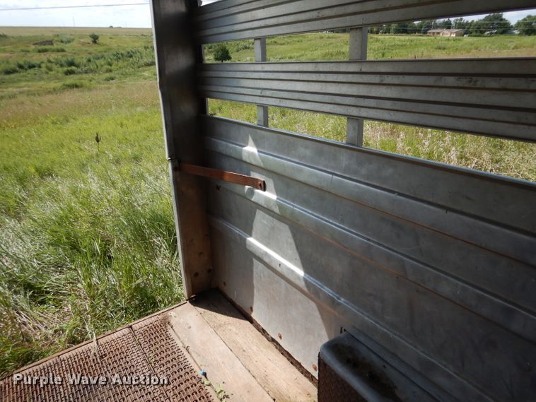 image for item FA9299 1983 Hillsboro livestock trailer