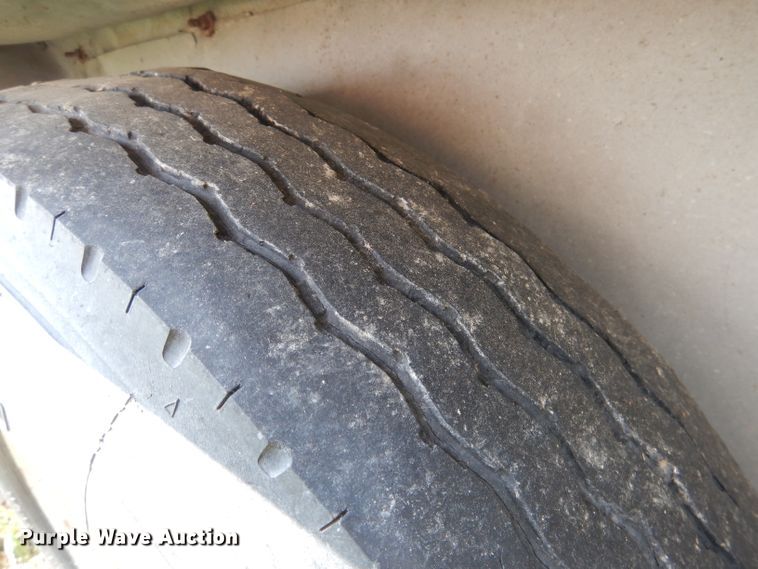 image for item FA9299 1983 Hillsboro livestock trailer