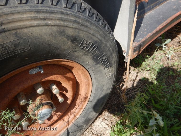 image for item FA9299 1983 Hillsboro livestock trailer
