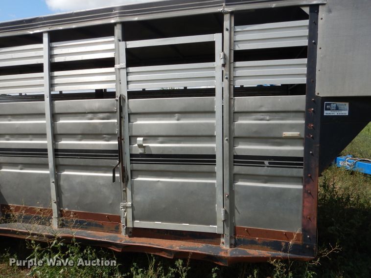image for item FA9299 1983 Hillsboro livestock trailer