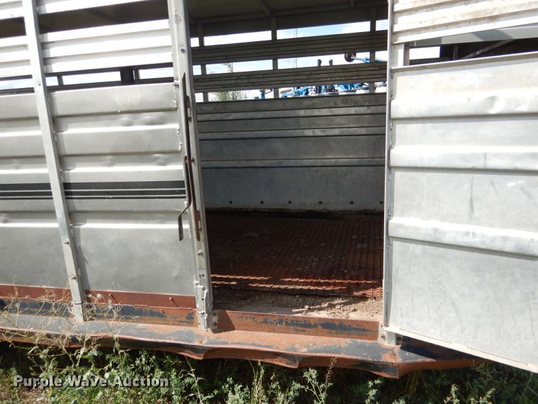 image for item FA9299 1983 Hillsboro livestock trailer