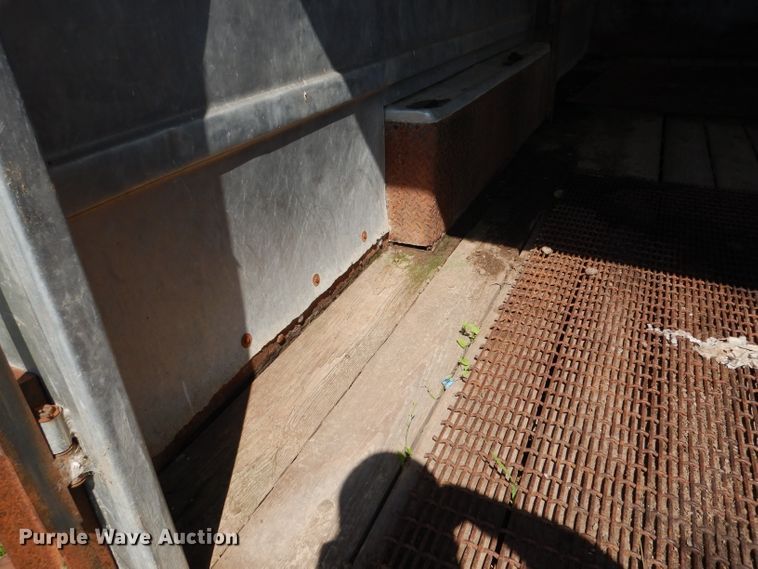 image for item FA9299 1983 Hillsboro livestock trailer