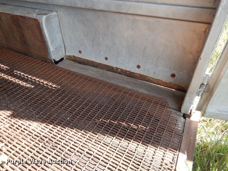 image for item FA9299 1983 Hillsboro livestock trailer