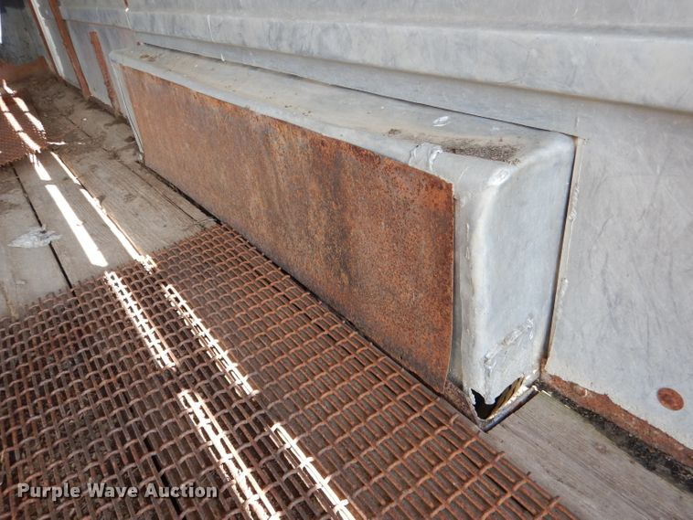 image for item FA9299 1983 Hillsboro livestock trailer