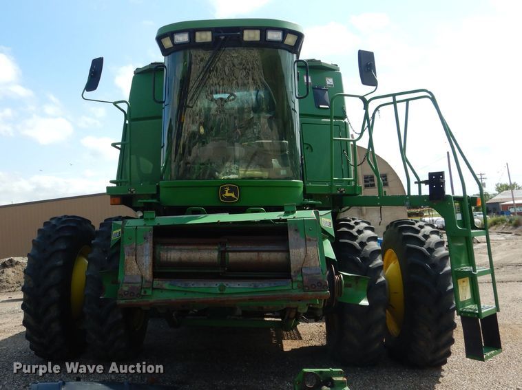 image for item FA9300 2005 John Deere 9860 STS combine