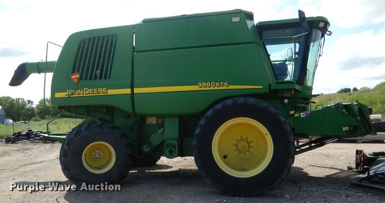 image for item FA9300 2005 John Deere 9860 STS combine