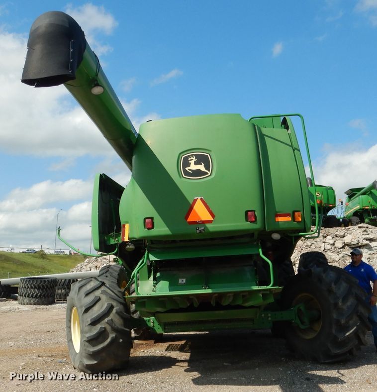 image for item FA9300 2005 John Deere 9860 STS combine