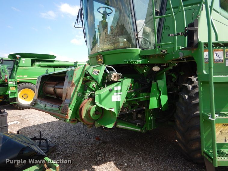 image for item FA9300 2005 John Deere 9860 STS combine
