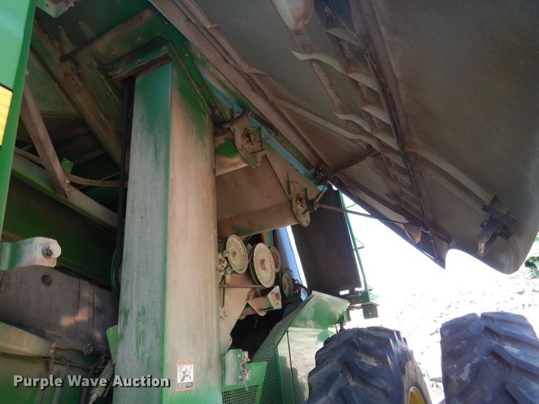 image for item FA9300 2005 John Deere 9860 STS combine