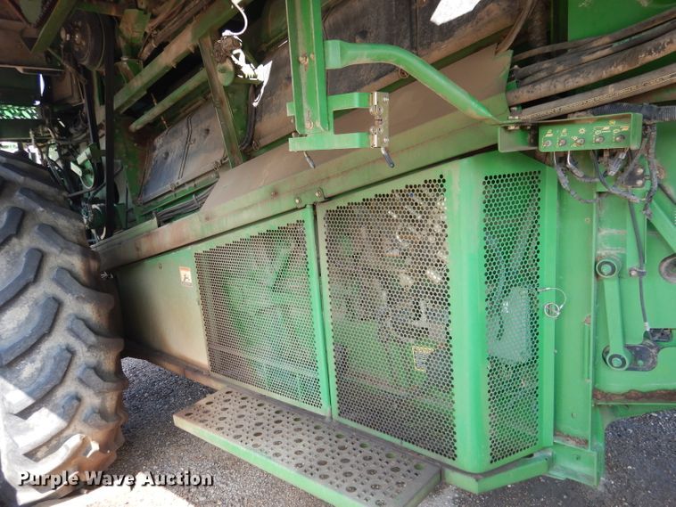 image for item FA9300 2005 John Deere 9860 STS combine