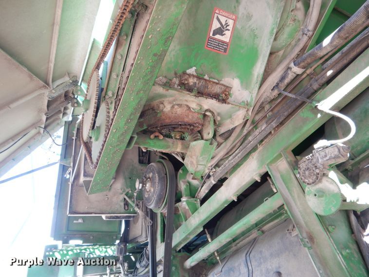 image for item FA9300 2005 John Deere 9860 STS combine