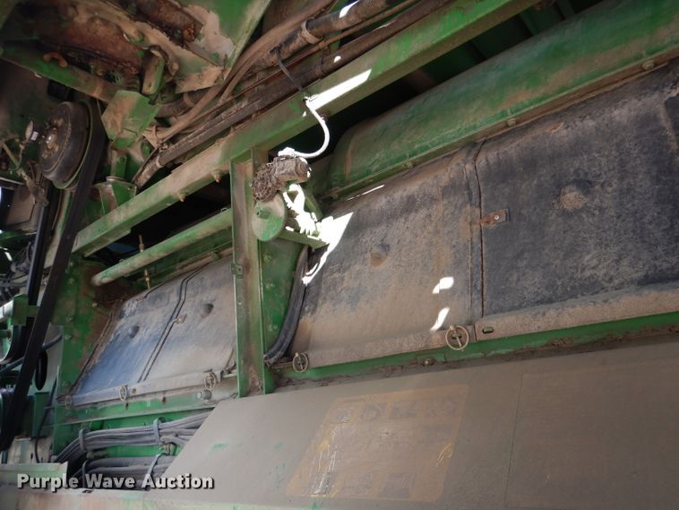 image for item FA9300 2005 John Deere 9860 STS combine