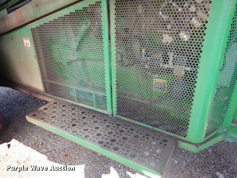 image for item FA9300 2005 John Deere 9860 STS combine