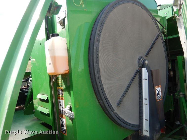 image for item FA9300 2005 John Deere 9860 STS combine