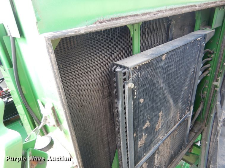 image for item FA9300 2005 John Deere 9860 STS combine