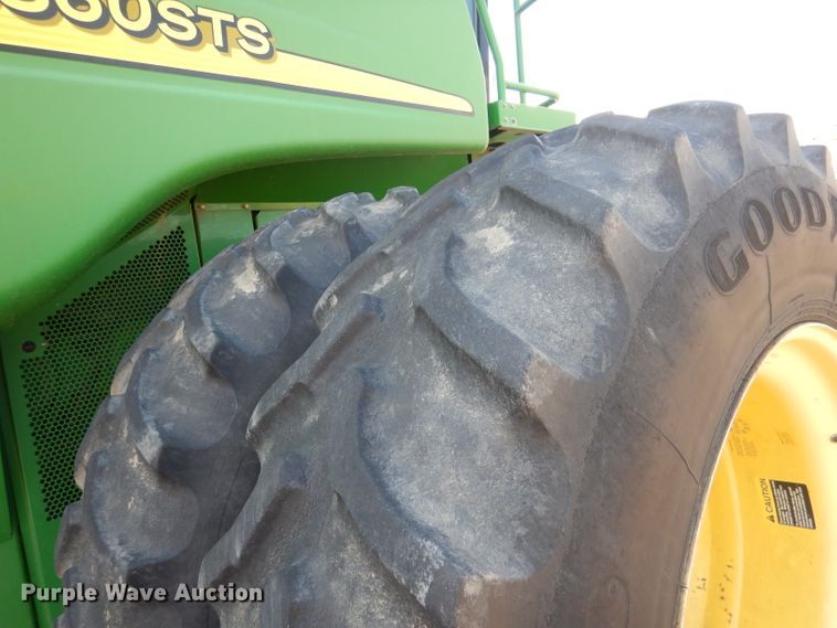 image for item FA9300 2005 John Deere 9860 STS combine
