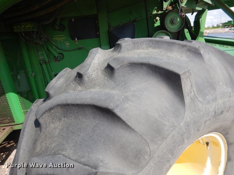 image for item FA9300 2005 John Deere 9860 STS combine