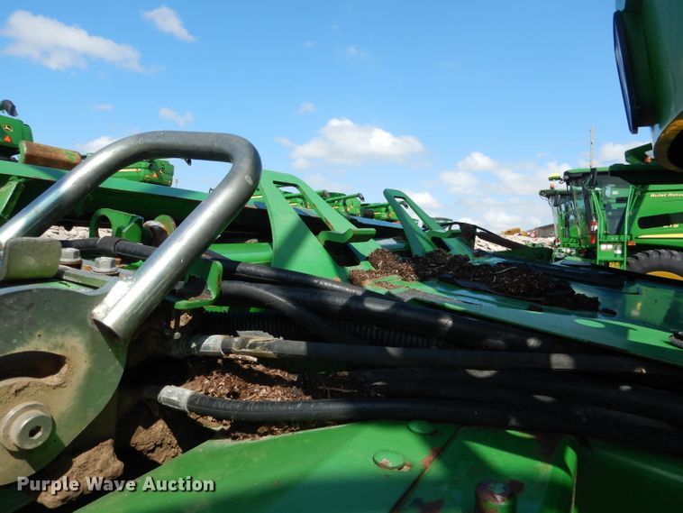 image for item FA9300 2005 John Deere 9860 STS combine