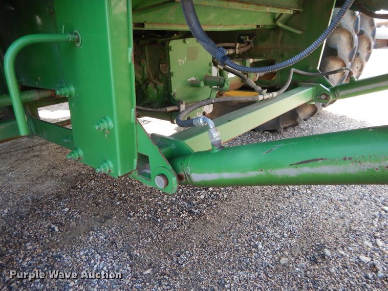 image for item FA9300 2005 John Deere 9860 STS combine