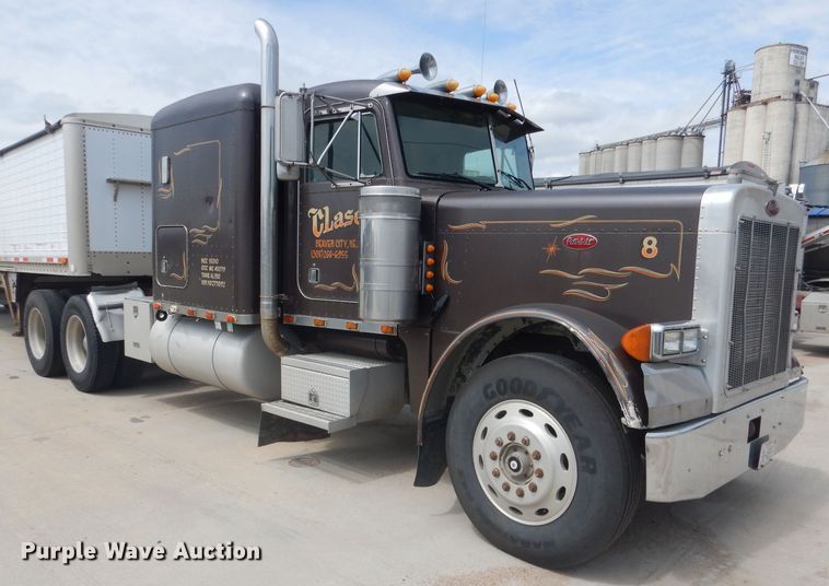 image for item FA9303 1989 Peterbilt 379 semi truck