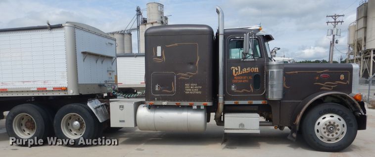image for item FA9303 1989 Peterbilt 379 semi truck