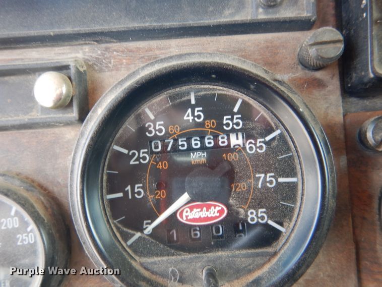 image for item FA9303 1989 Peterbilt 379 semi truck