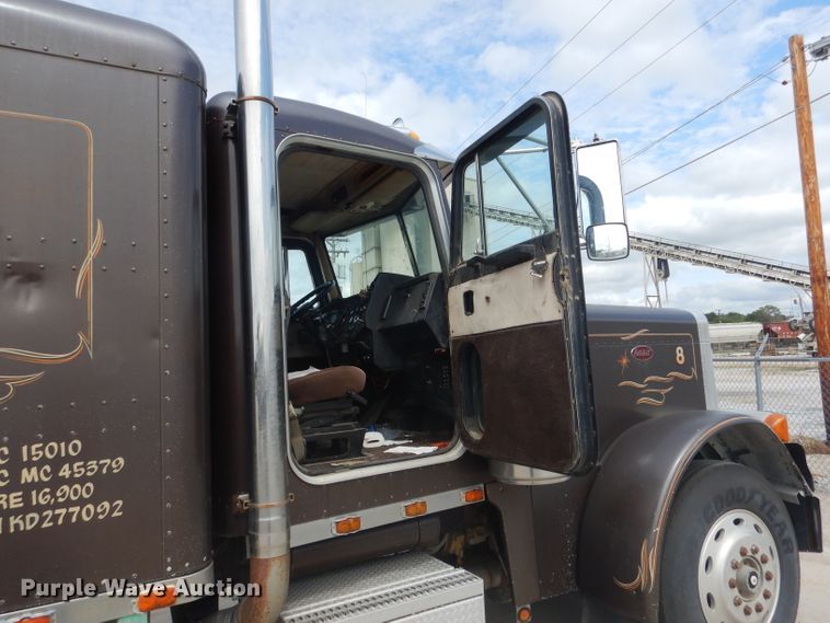 image for item FA9303 1989 Peterbilt 379 semi truck
