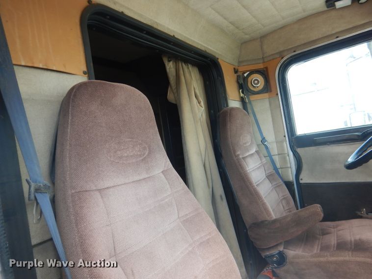 image for item FA9303 1989 Peterbilt 379 semi truck