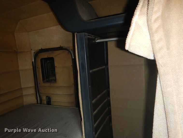 image for item FA9303 1989 Peterbilt 379 semi truck