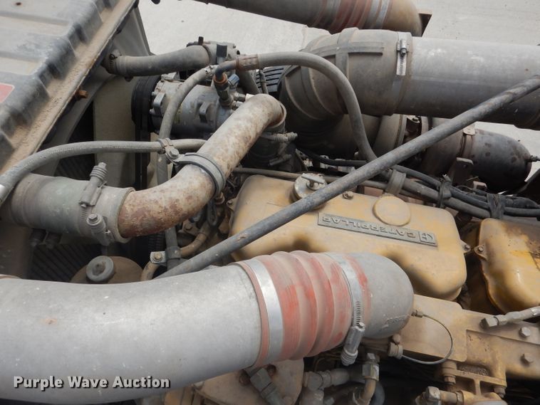 image for item FA9303 1989 Peterbilt 379 semi truck