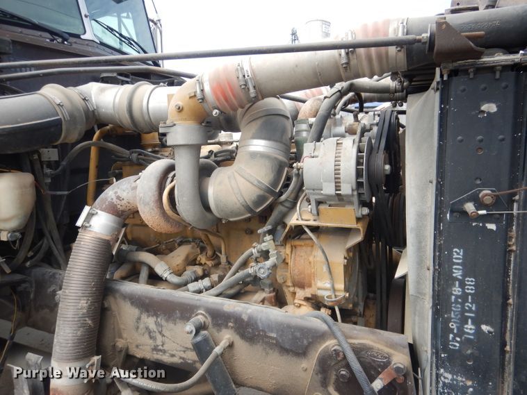 image for item FA9303 1989 Peterbilt 379 semi truck