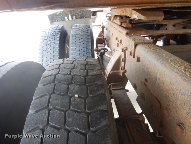 image for item FA9303 1989 Peterbilt 379 semi truck