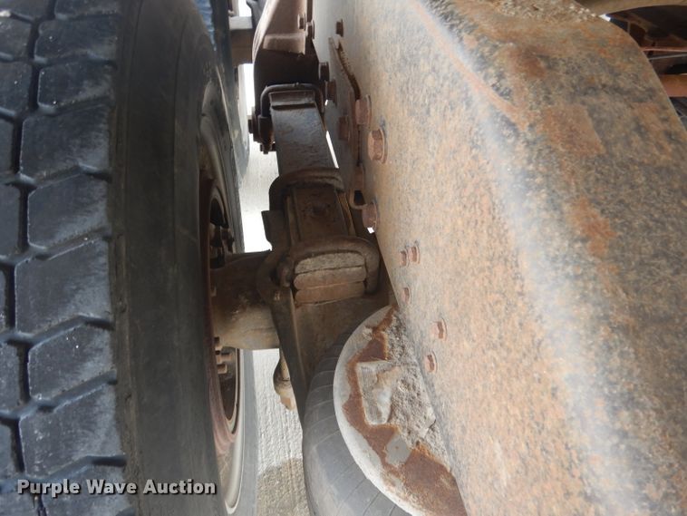 image for item FA9303 1989 Peterbilt 379 semi truck