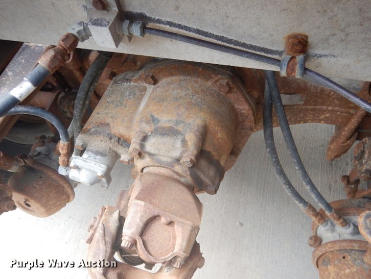 image for item FA9303 1989 Peterbilt 379 semi truck